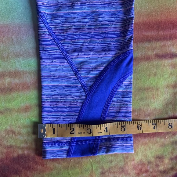 Lululemon Run Inspire Crop II Size 6 - Picture 10 of 12